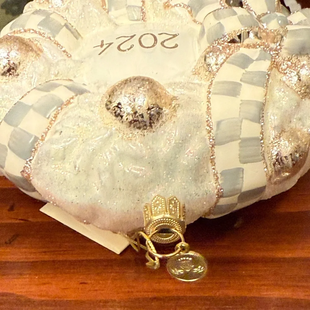 MACKENZIE CHILDS 2024 Crystal Palace Wreath Glass Ornament - Picture 9 of 16